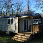 Camping Oasis Bora Bora 4 Personnes *